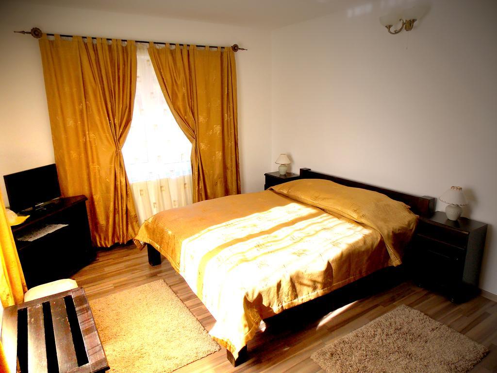 Casa Olteanu Pension Moieciu de Jos Δωμάτιο φωτογραφία